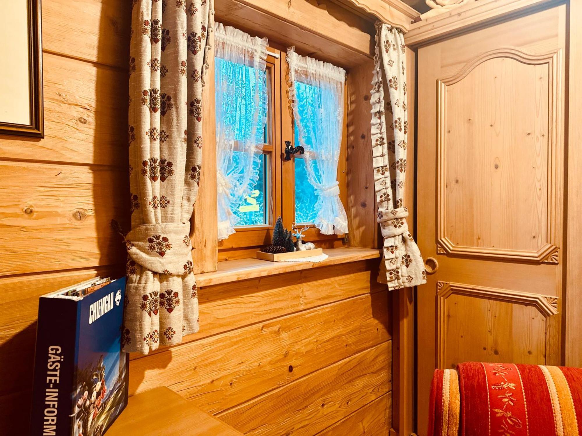 Almbruennerl Die Almhuette Auf Der Raffner Alm Ruhpolding Buitenkant foto
