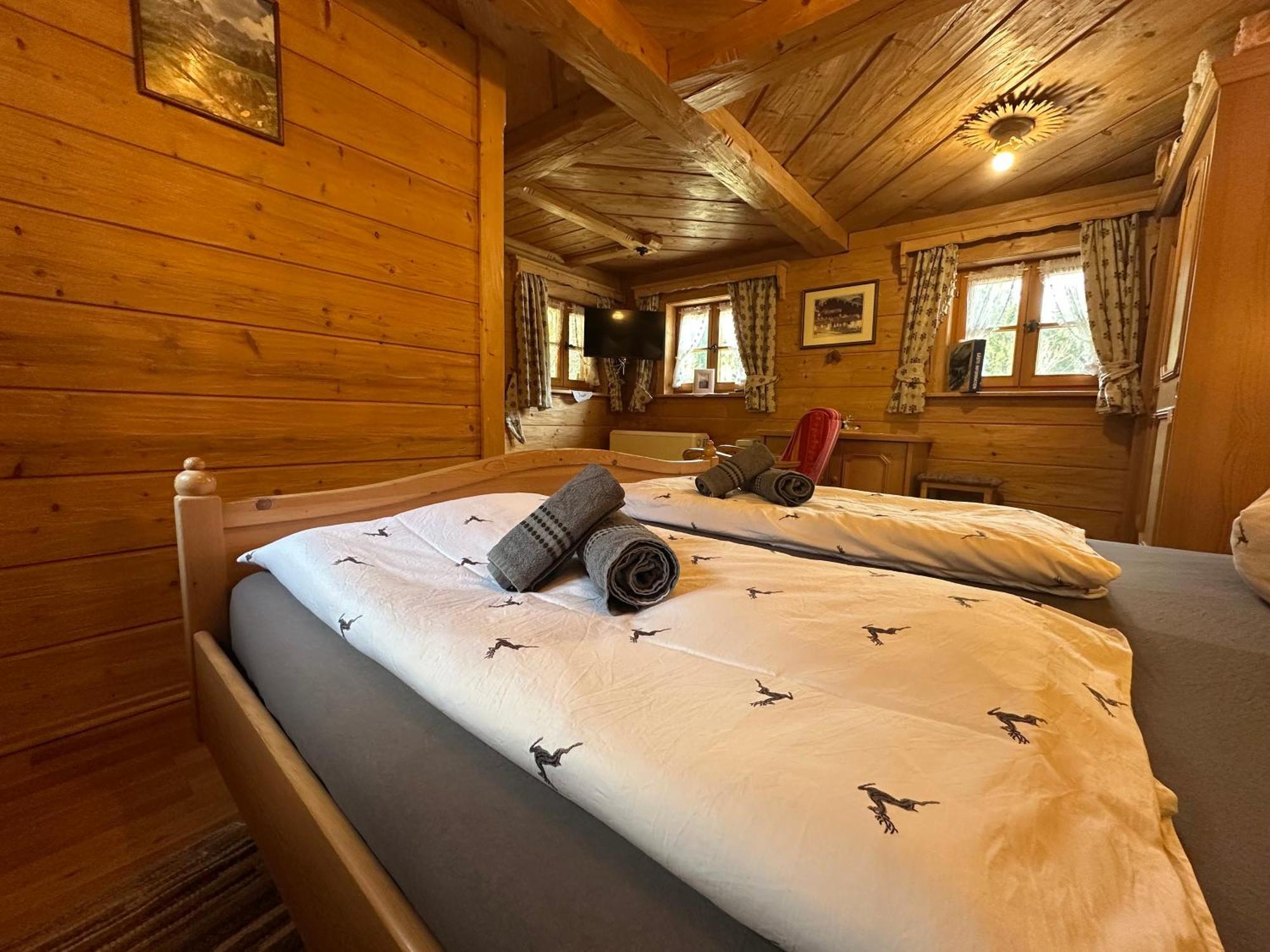 Almbruennerl Die Almhuette Auf Der Raffner Alm Ruhpolding Buitenkant foto
